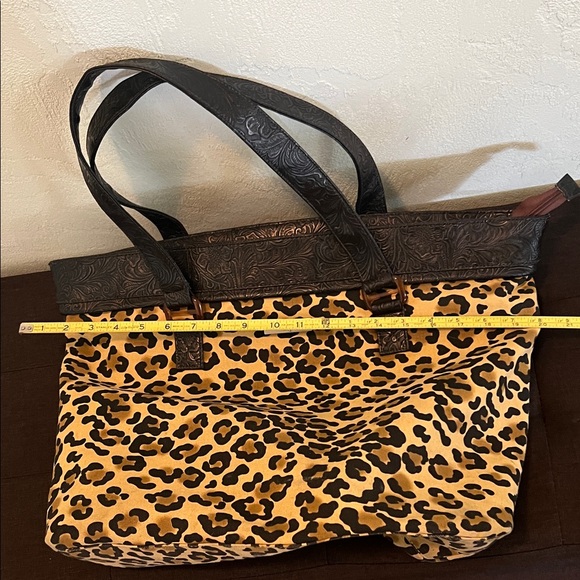 #1029+ Leopard Print Tote Bag with Black Accents - Picture 6 of 8